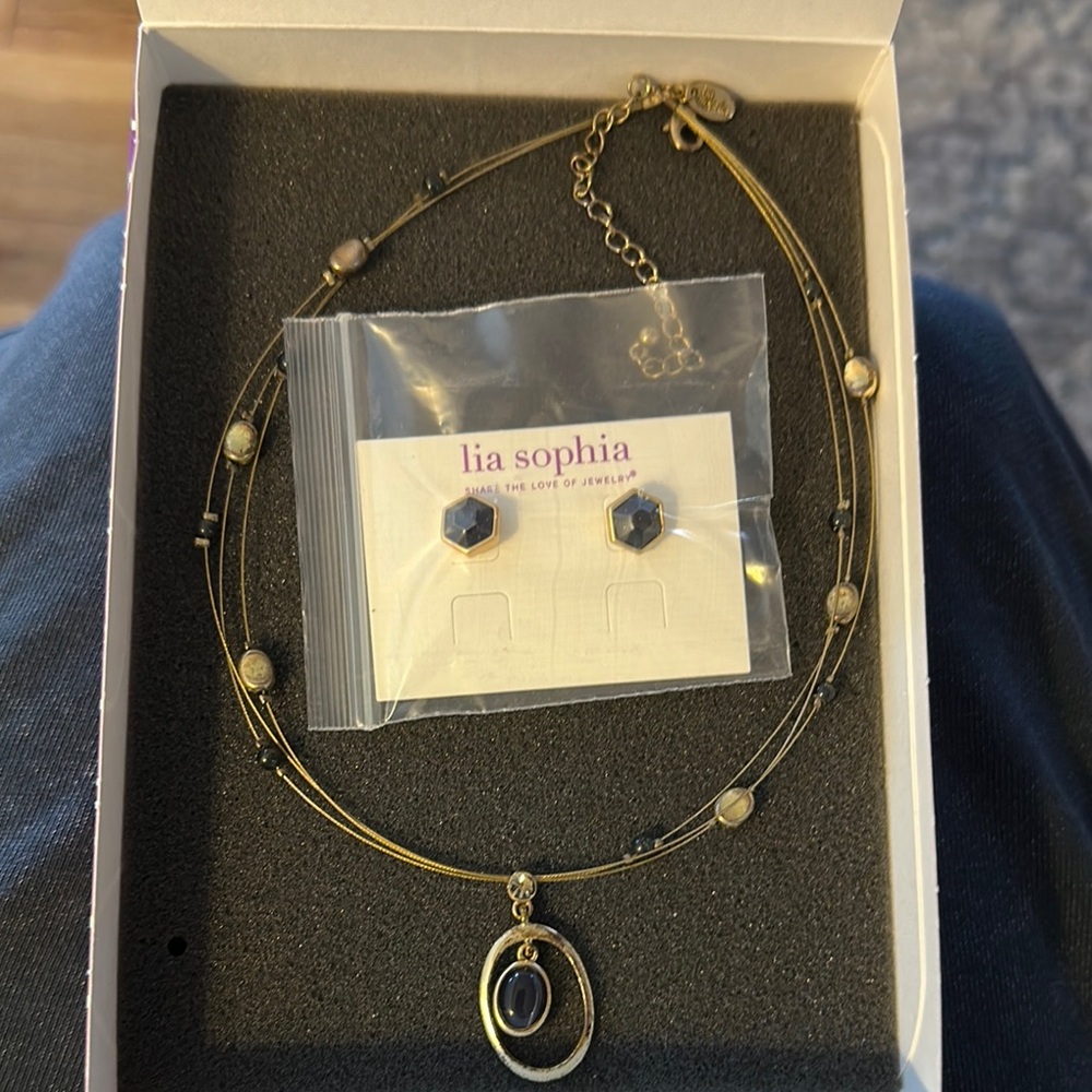 Lia Sophia Gold Necklace with Pendant